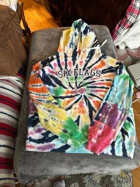 Six flags tye dye hoodie 2X
